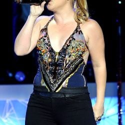 Kelly Clarkson | Celeb Masta 53